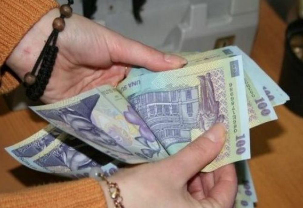 Angajaţii prefecturilor încasează un "spor de COVID", încă de anul trecut: 30% din salariul de bază
