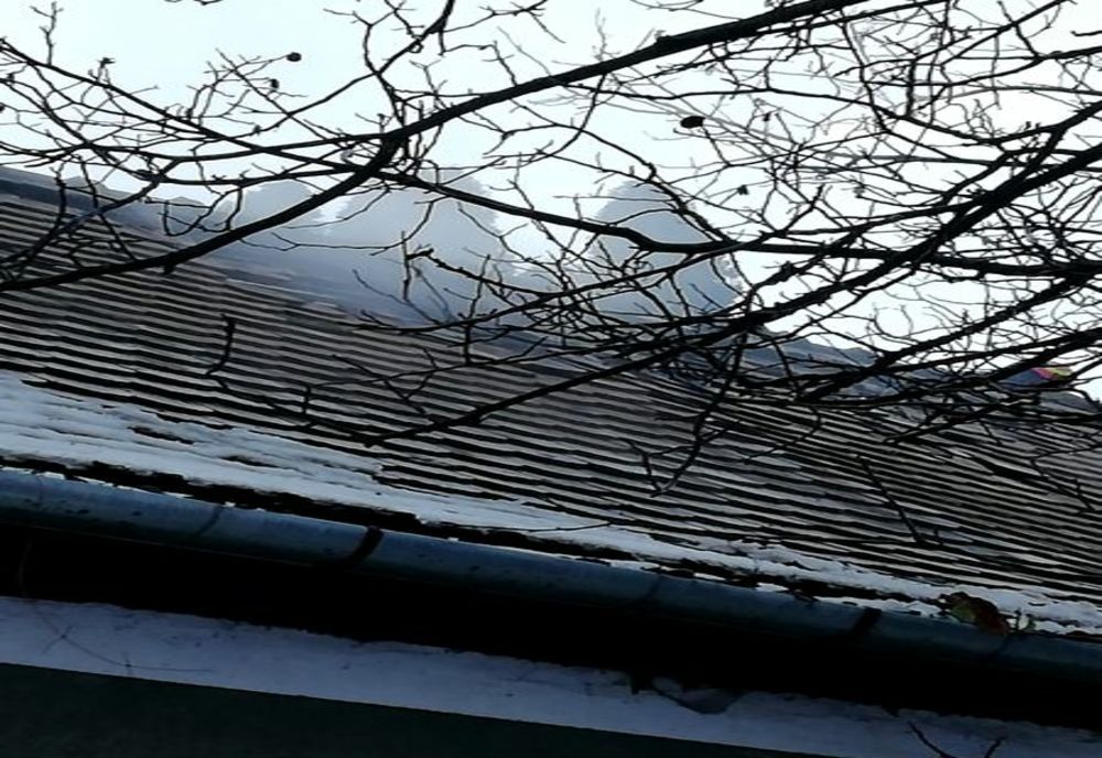 Incendiu produs la o casa de locuit în Berbești