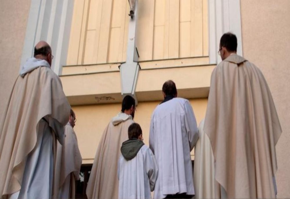 Credincioşii catolici sărbătoresc, duminică, Floriile