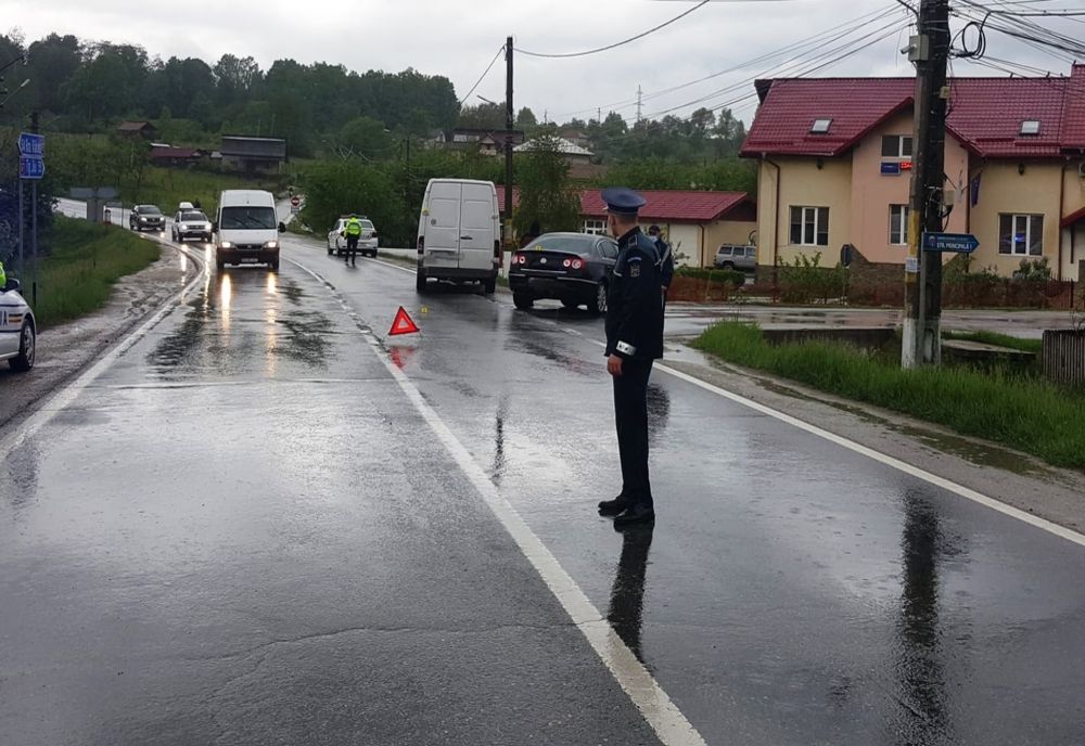 Traficul rutier este blocat, între Râmnicu Vâlcea şi Târgu Jiu, din cauza unui accident