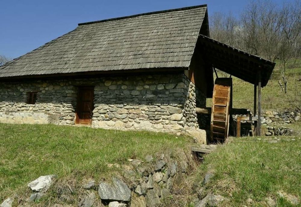 Moară de apă, din sec. XIX, în colecția Muzeului Satului