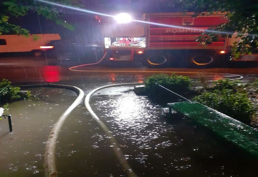 Ce au lăsat în urmă furtunile. 17 județe poartă astăzi urmele vijeliilor