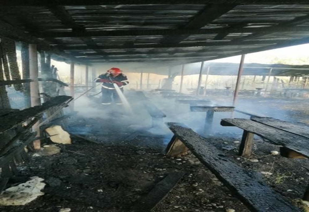 Încendiu lângă biserica din Livezi