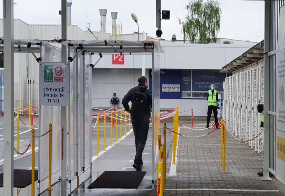 Uzina Dacia oprește activitatea