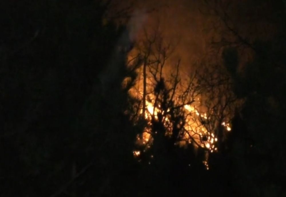 Drum blocat! Trafic întrerupt, din cauza unui incendiu de vegetație