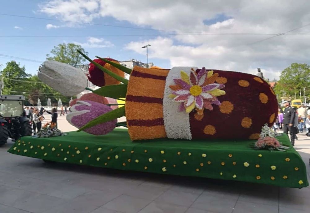 Mii de lalele în Argeș. În luna aprilie