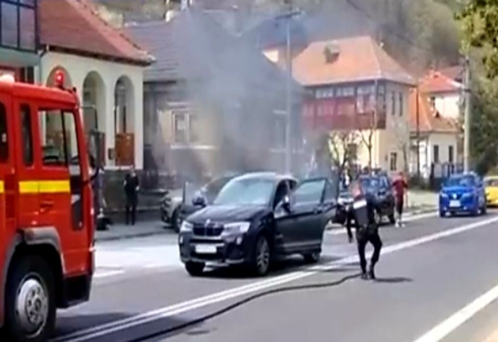 Un automobil din Ucraina a luat foc în trafic. Unde s- a întâmplat