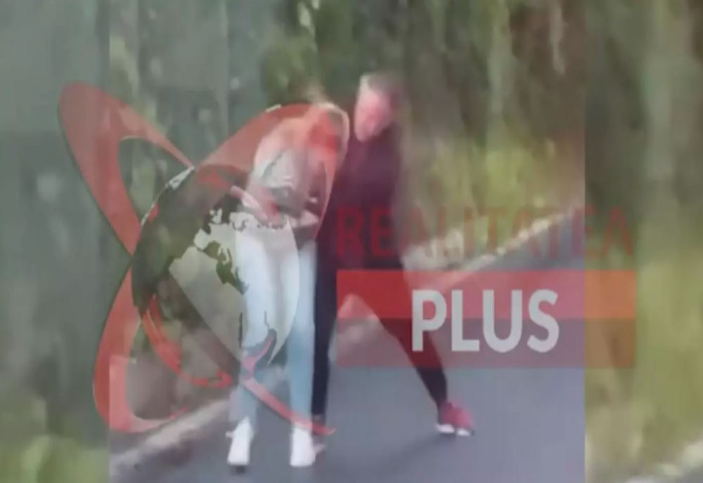 NOI IMAGINI ȘOCANTE cu atacul lui Reghecampf: Anamaria Prodan, sub "ploaia" de pumni și palme. MOMENTUL EXACT în care antrenorul și-a ieșit din minți