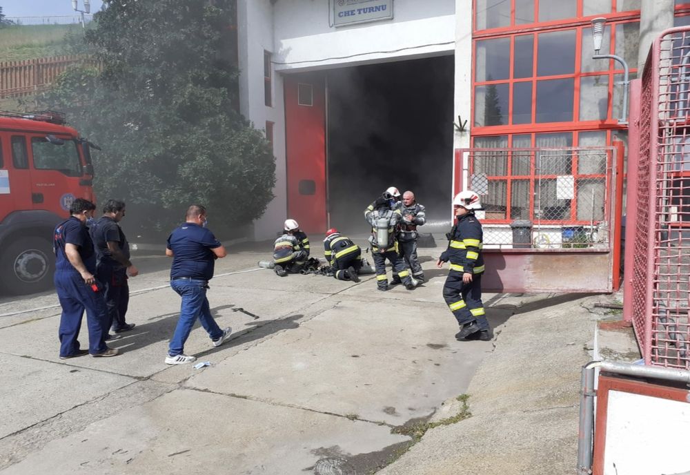 Incendiu la o hidrocentrală de pe Olt, în judeţul Vâlcea