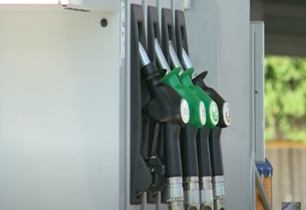 Motorina a ajuns la cel mai mic preț de la începutul anului. Cât a ajuns costul benzinei