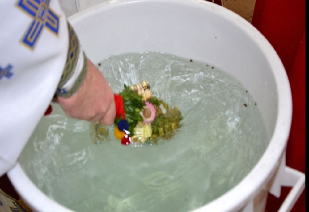 Izvorul Tămăduirii: ce e bine să faci vineri - Apa sfințită în această zi are puteri magice