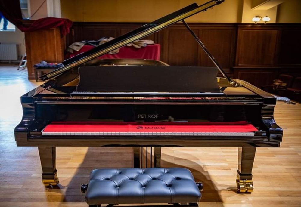 Noul pian al Filarmonicii “Ion Dumitrescu” inaugurat la Festivalul„Tinere Talente”