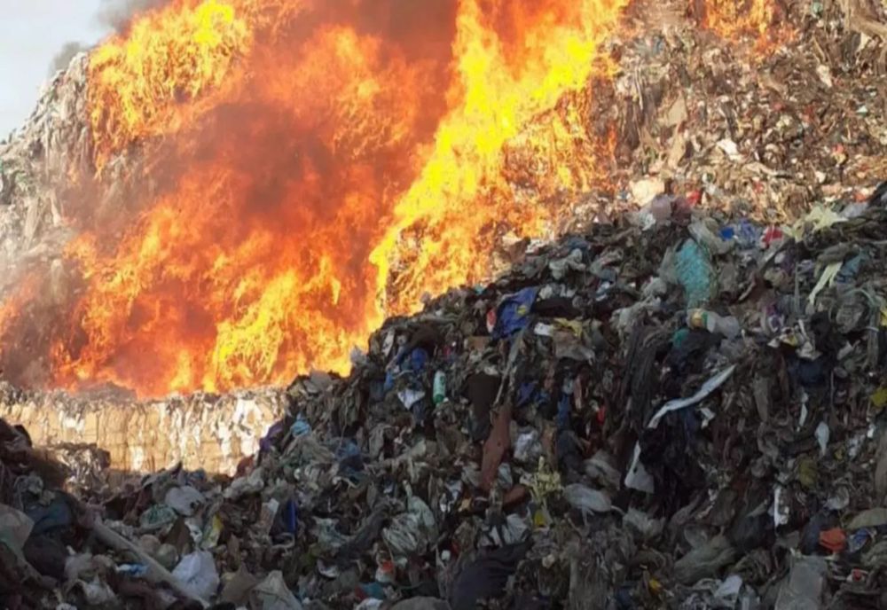 INCENDIUL DE PE PLATFORMA OLTCHIM DIN RÂMNICU VÂLCEA A FOST STINS DUPĂ 4 ZILE