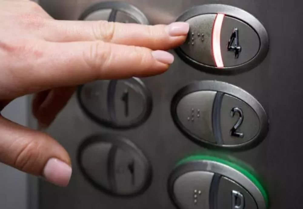 Veste pentru românii din blocurile comuniste cu 4 etaje