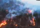 Elicopterul din zona incendiului din Brezoi a fost retras în această după- amiază