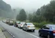 Traficul rutier este blocat total pe Valea Oltului